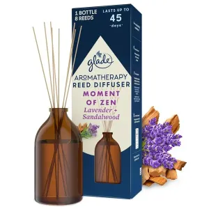 Glade Aroma Diffusor mit dem Duft von Lavendel und Sandelholz Aromatherapy Reed Moment of Zen 80 ml