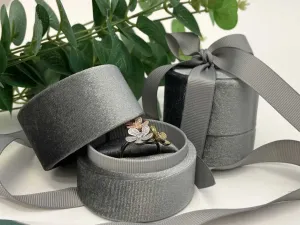 JK Box Graue Geschenkbox für einen Ring mit Schleife LTR-3/P/A3