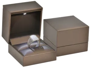 JK Box Luxuriöse LED-beleuchtete Kunstleder-Ringbox ZK-2 /L / A21