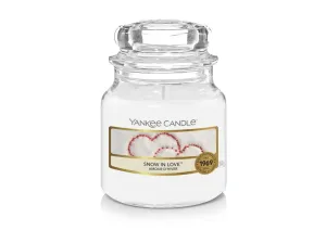 Yankee Candle Snow in Love Duftkerze Classic medium 104 g